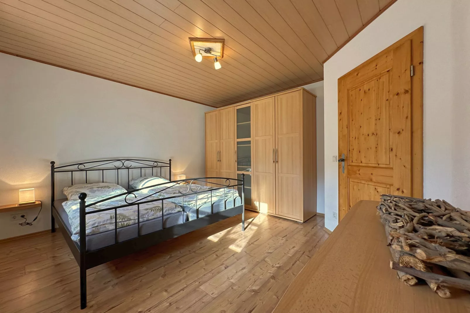 Ferienwohnung Holzfurtner-Schlafzimmer
