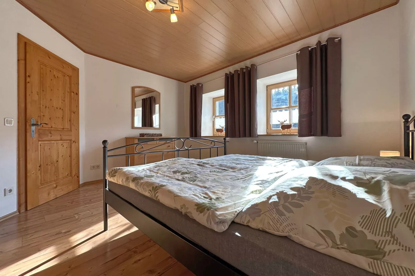 Ferienwohnung Holzfurtner-Schlafzimmer