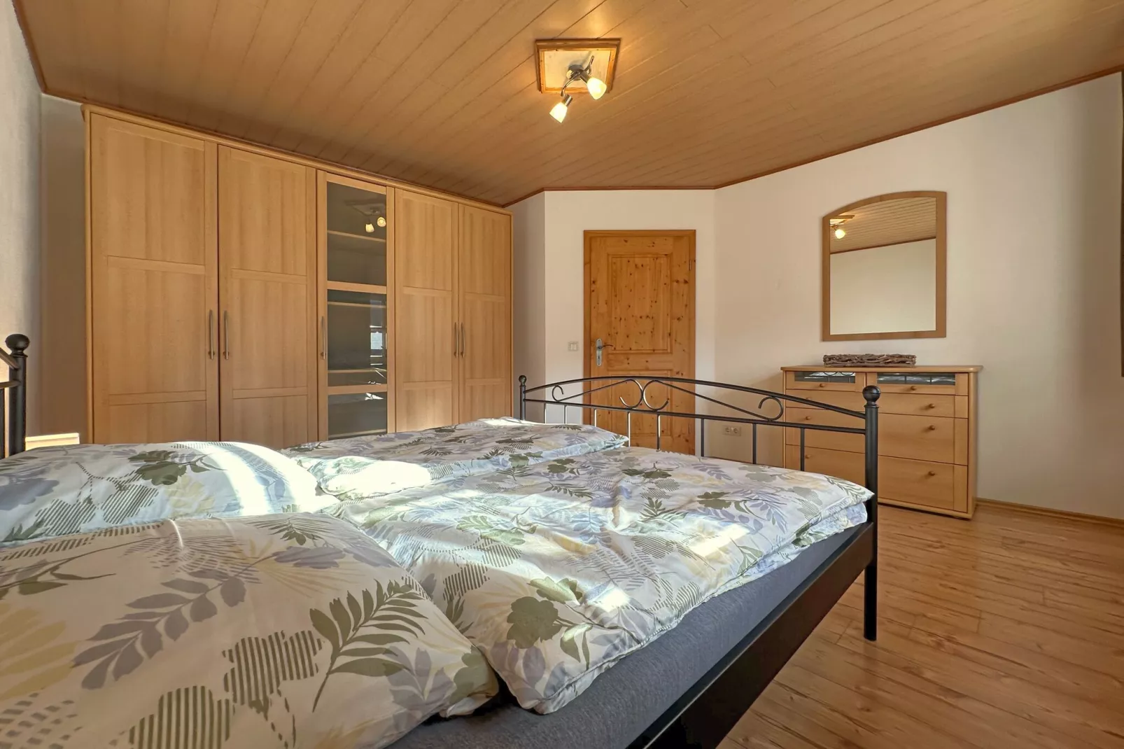 Ferienwohnung Holzfurtner-Schlafzimmer