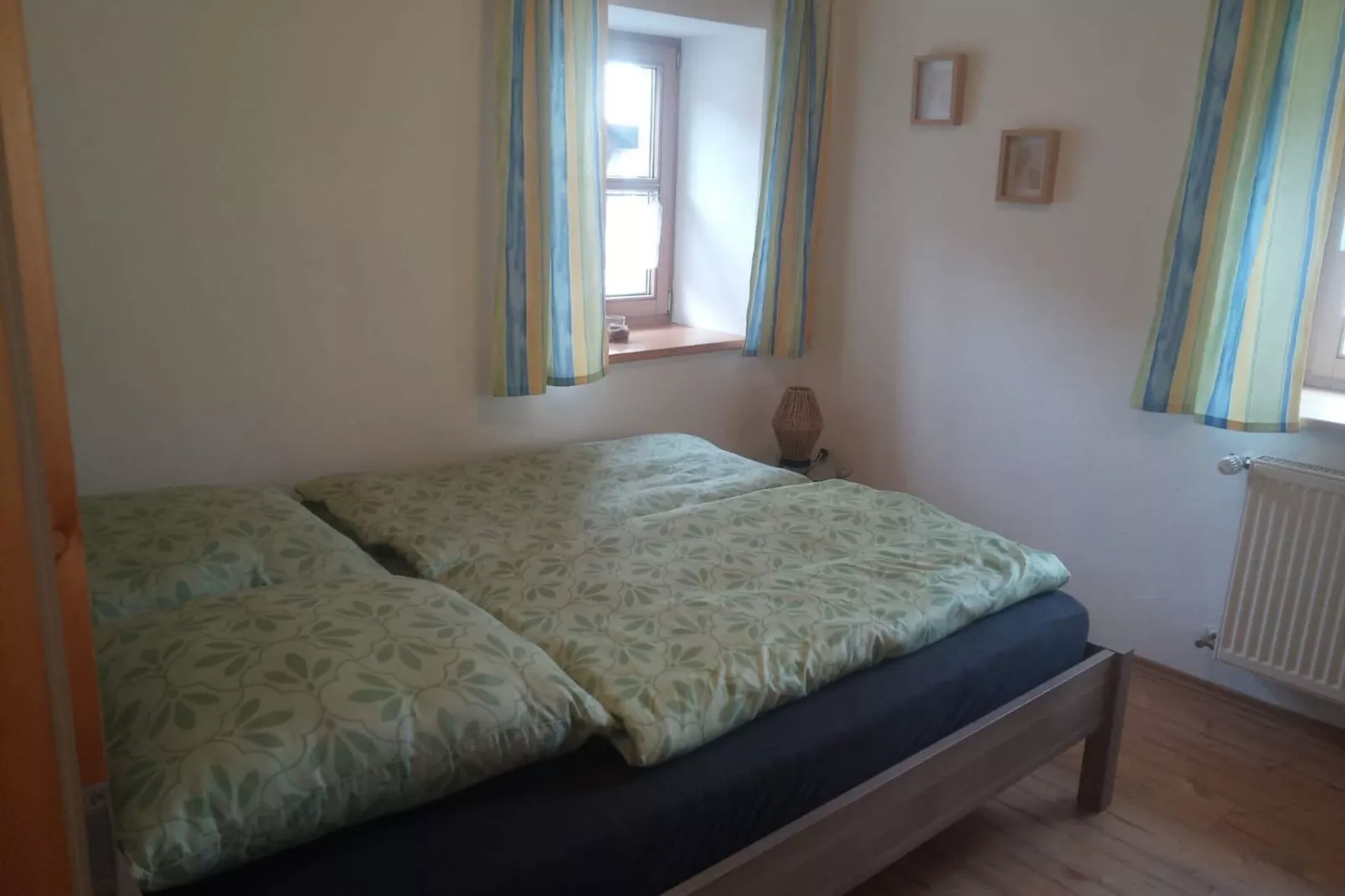 Ferienwohnung Holzfurtner-Schlafzimmer