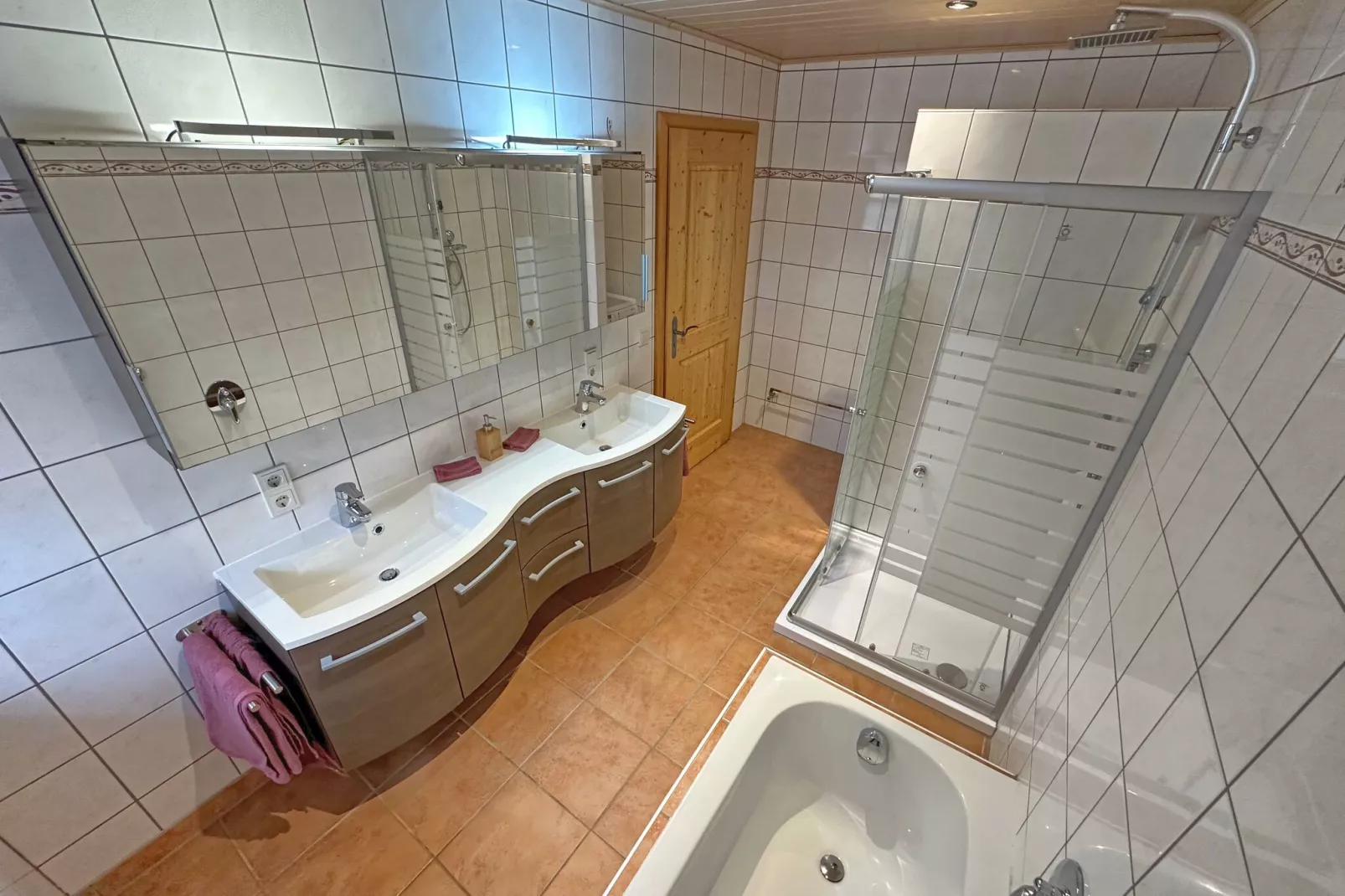 Ferienwohnung Holzfurtner-Badezimmer
