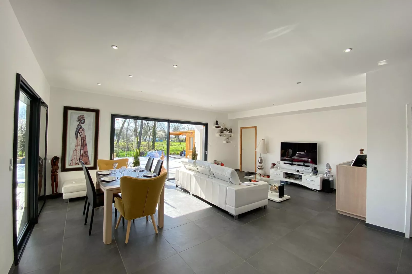 Holiday home with private pool Margaux Cantenac-Living room