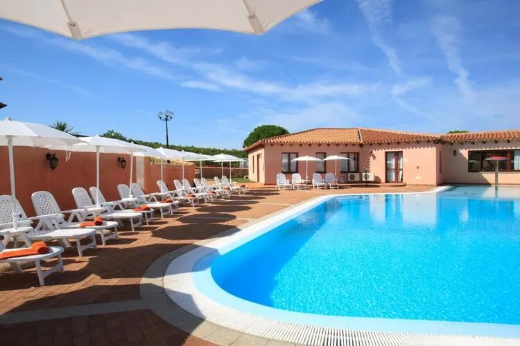 Residence Baia dei Mirti Bilo 4-Schwimmbad