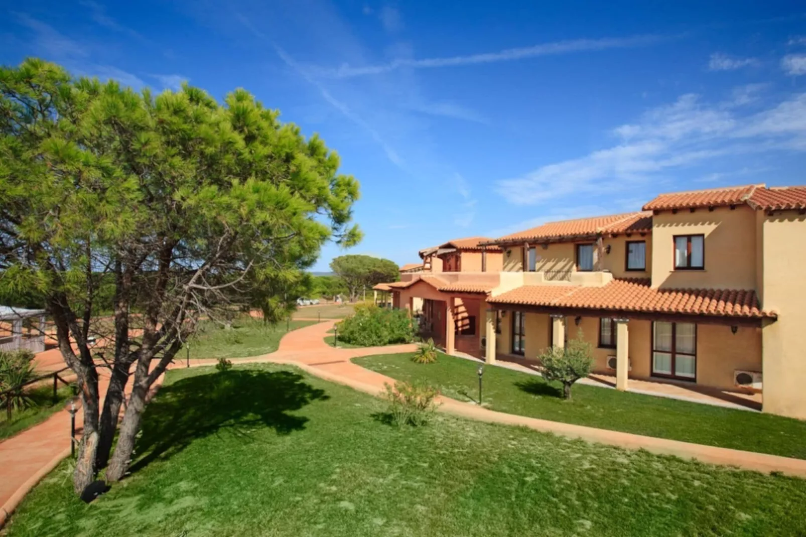 Residence Baia dei Mirti mono 3-Außenbereich Sommer