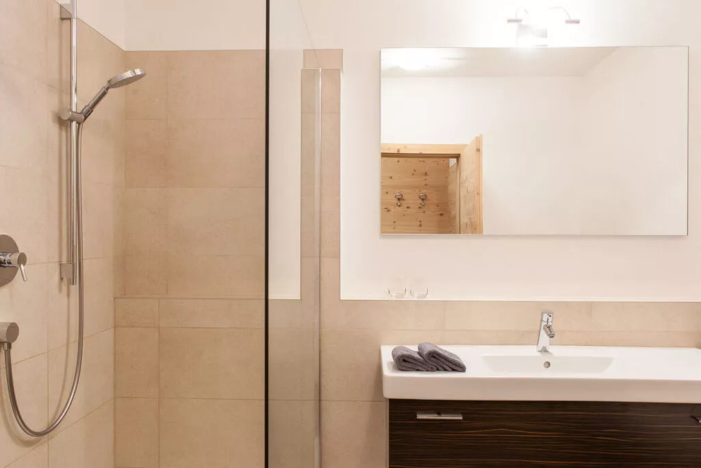 41799-Bathroom