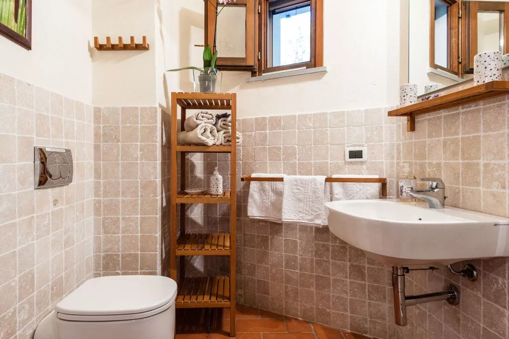 50425	-Bathroom