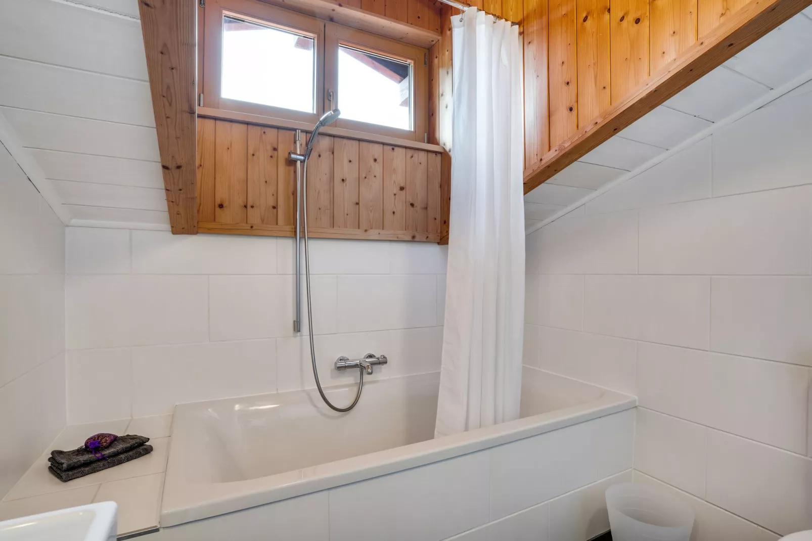 Haus Bergwald TOP 6-Badezimmer