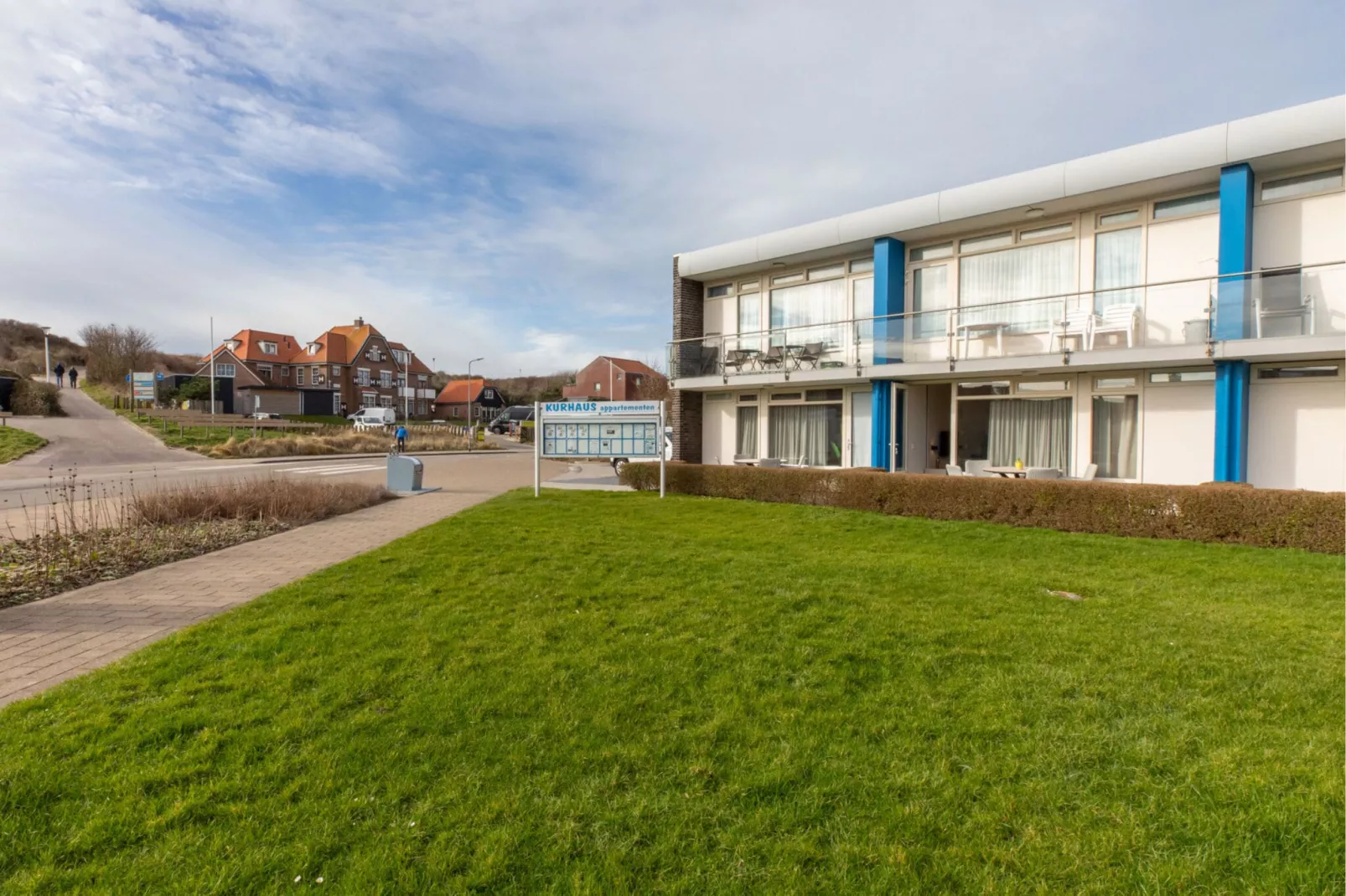 Zoutelande 'Kurhaus appartement nr 1-Exterior summer