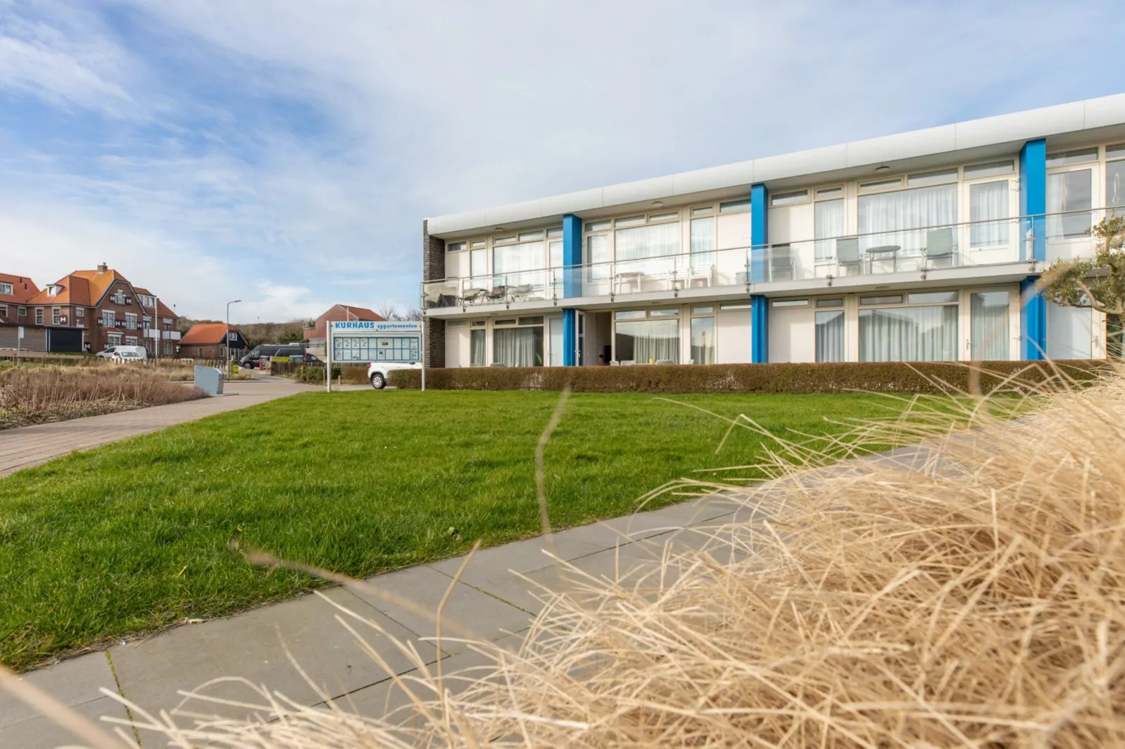 Zoutelande 'Kurhaus appartement nr 1-Exterior summer