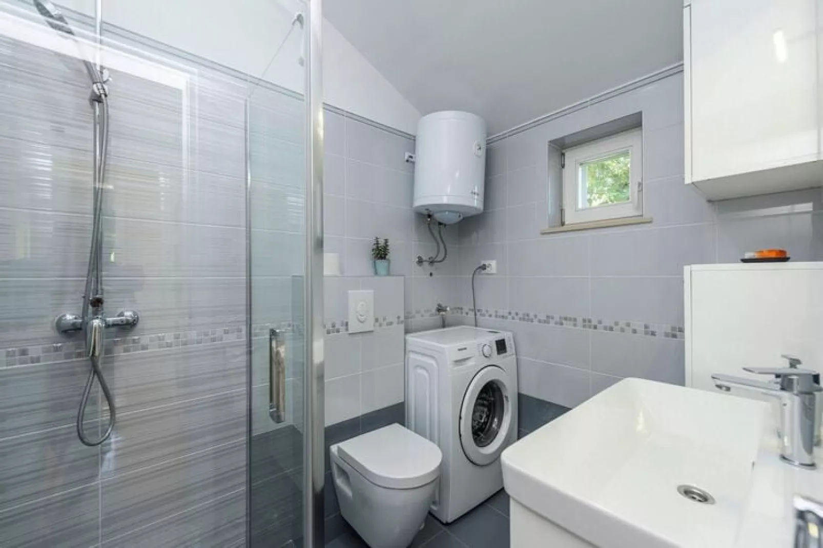 Holiday home Petrcane-SD107/A01/Marijanka for 6 Pers-Badezimmer