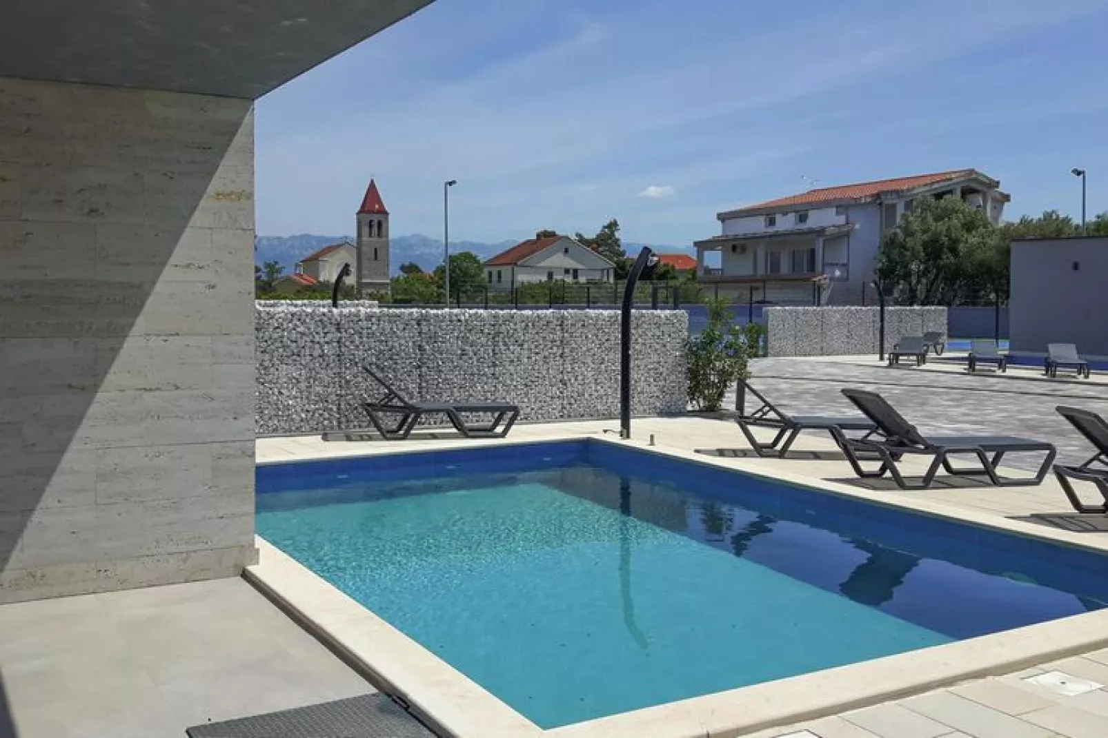 Villas More in Vir-Pool