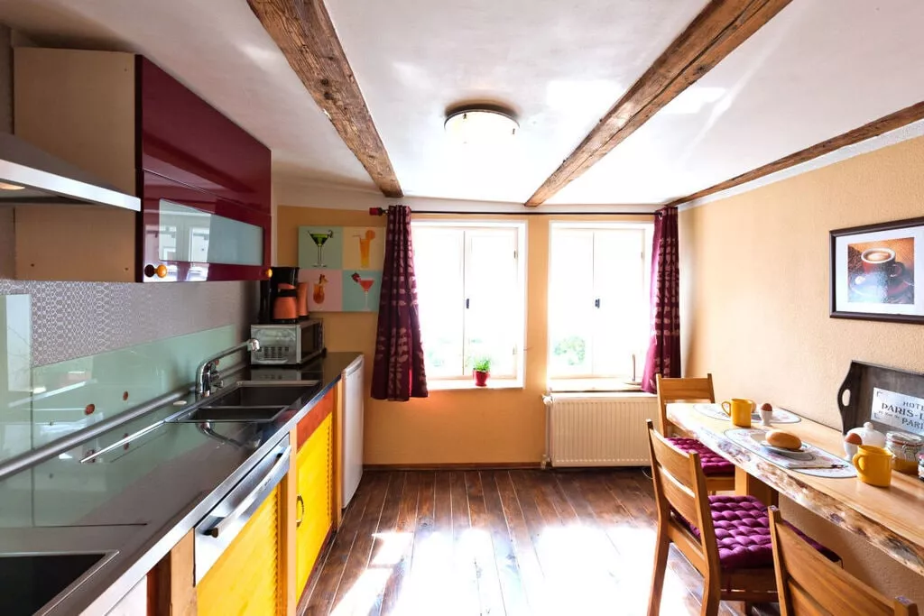 48096-Kitchen
