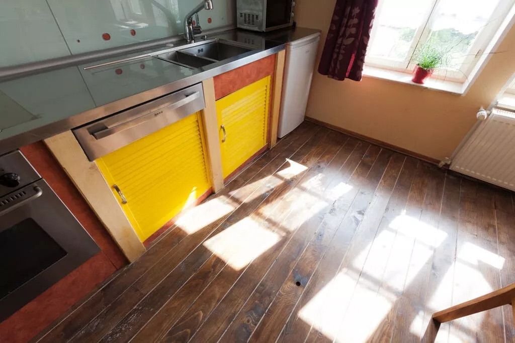 48096-Kitchen