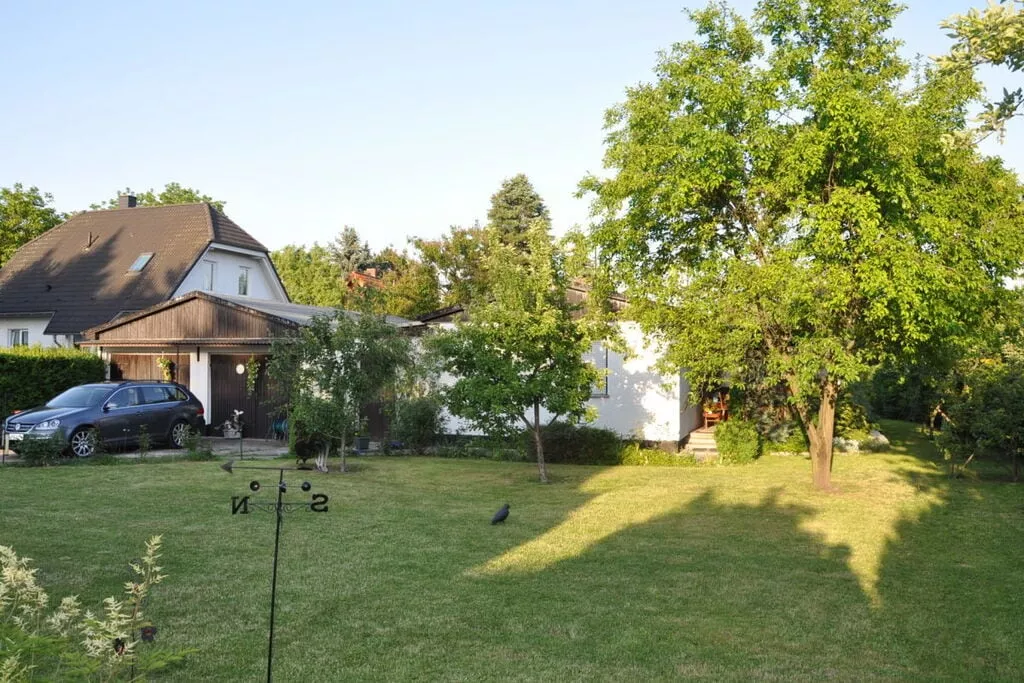 25720-View