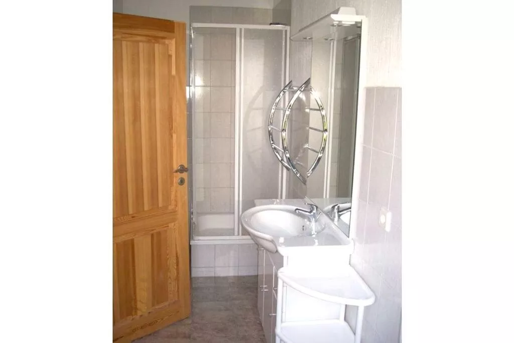 68744-Bathroom