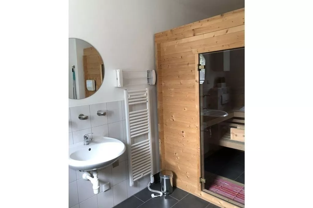 39090-Bathroom