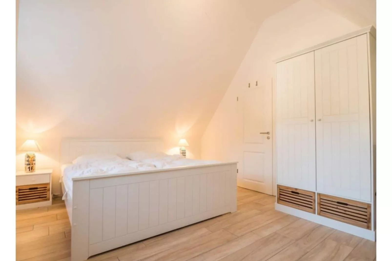 231620-Bedroom