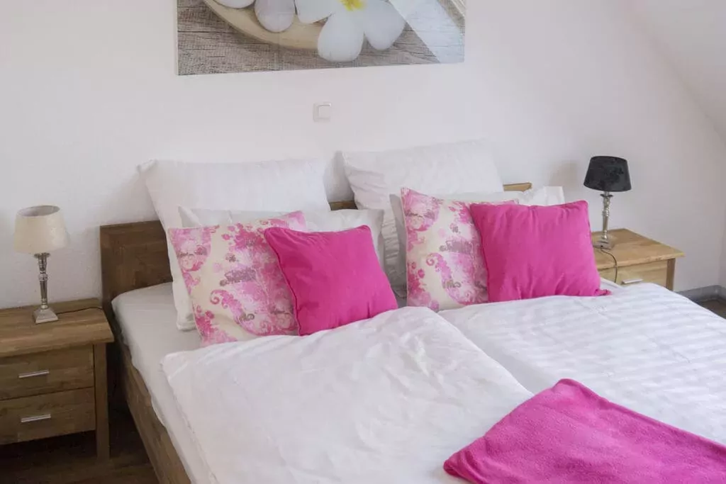 89364-Bedroom