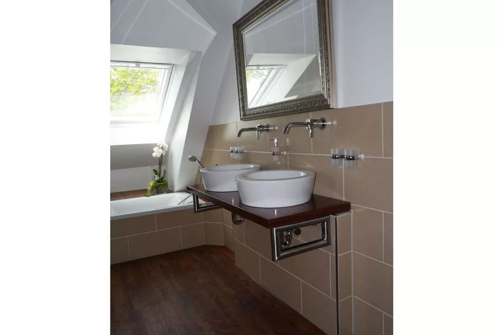 89364-Bathroom