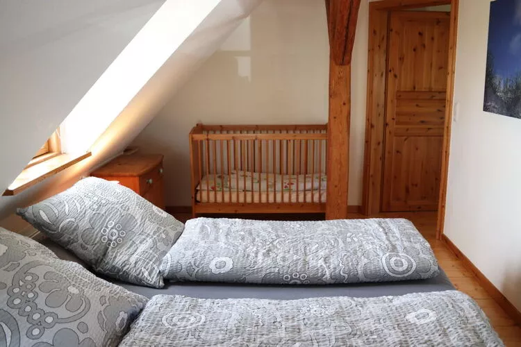 228653-Bedroom