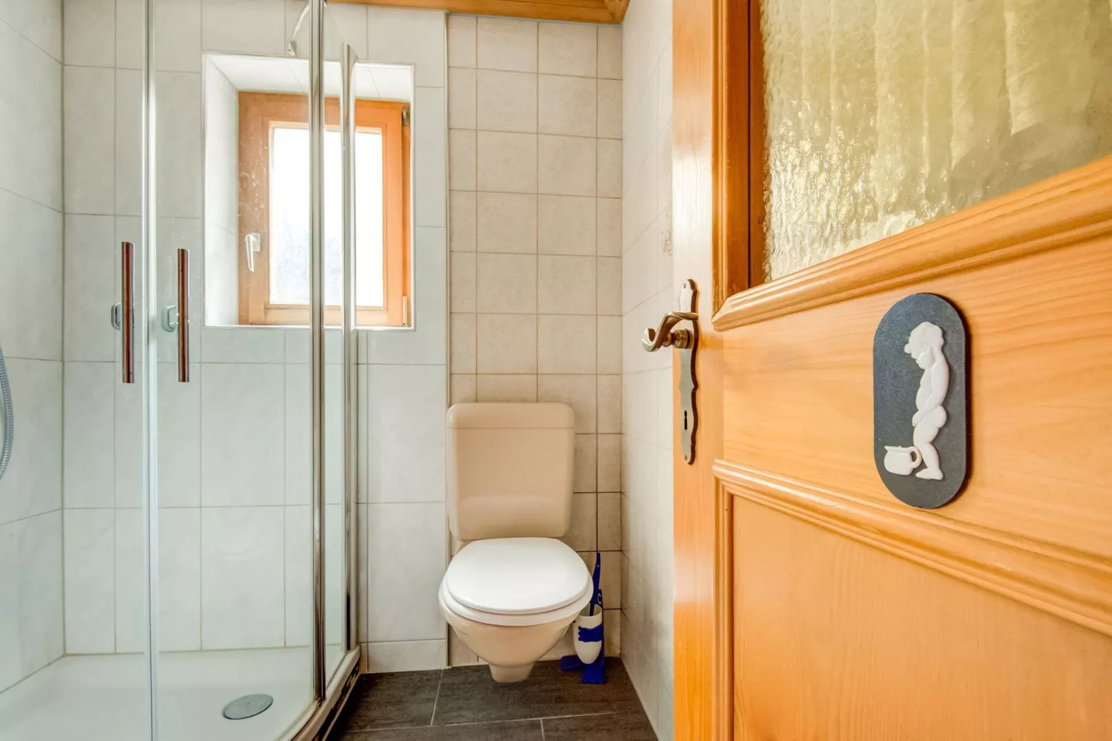 Jacquelin-Bathroom