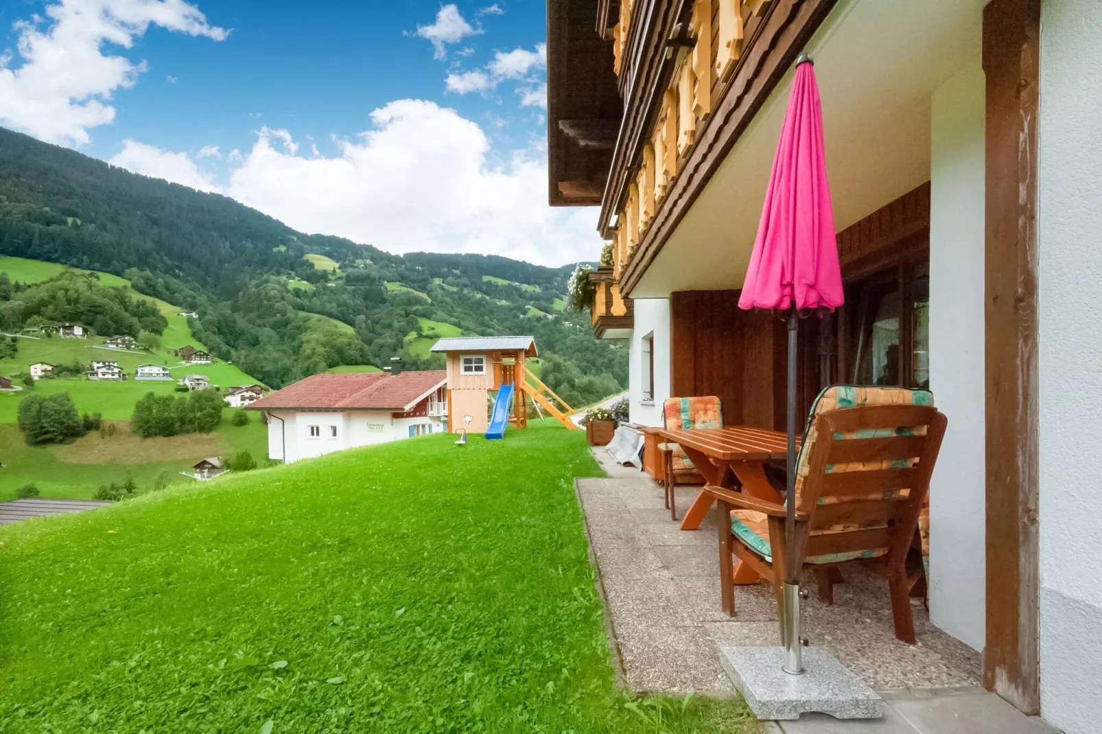 Jacquelin-Terrace balcony