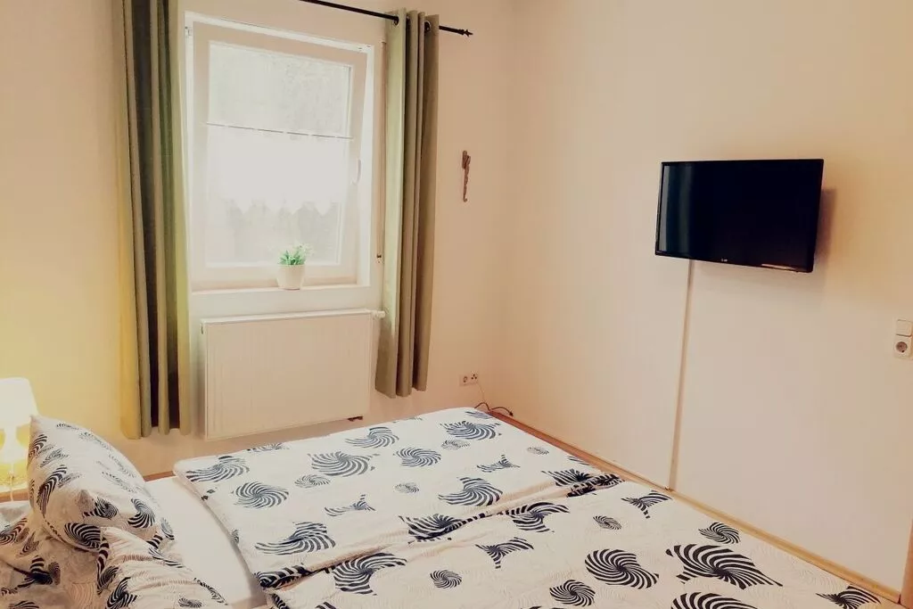 62455-Bedroom