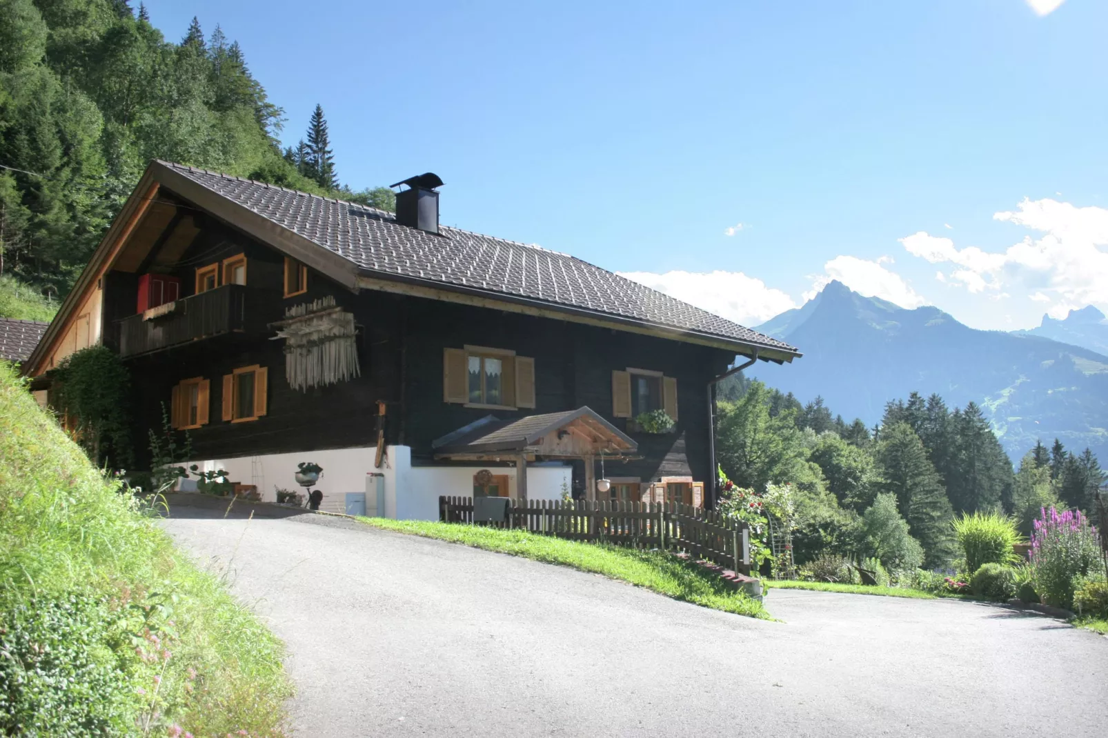 Maier-Exterior summer