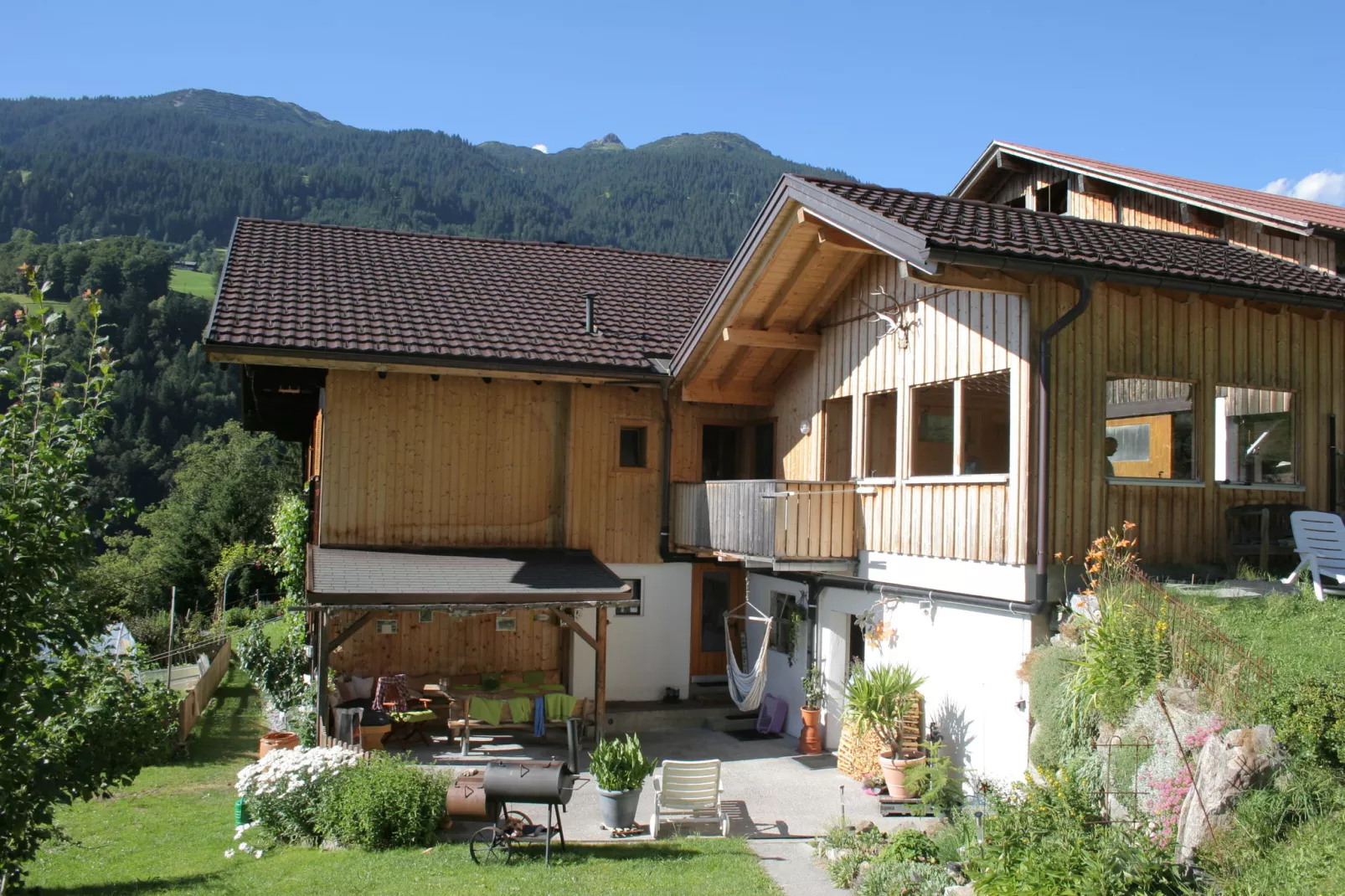 Maier-Exterior summer