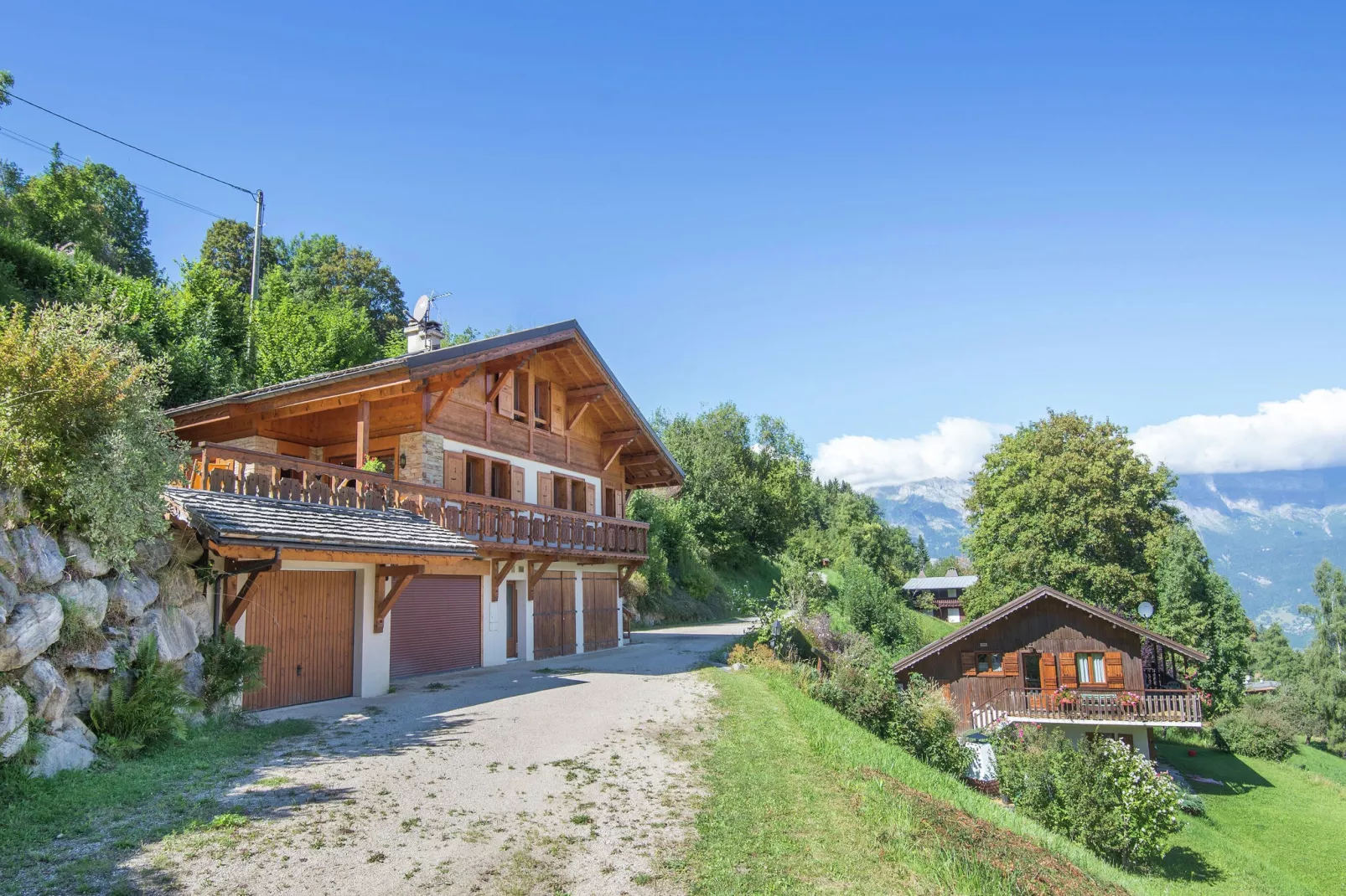 Le Mont Blanc - Les Traces-Exterior summer