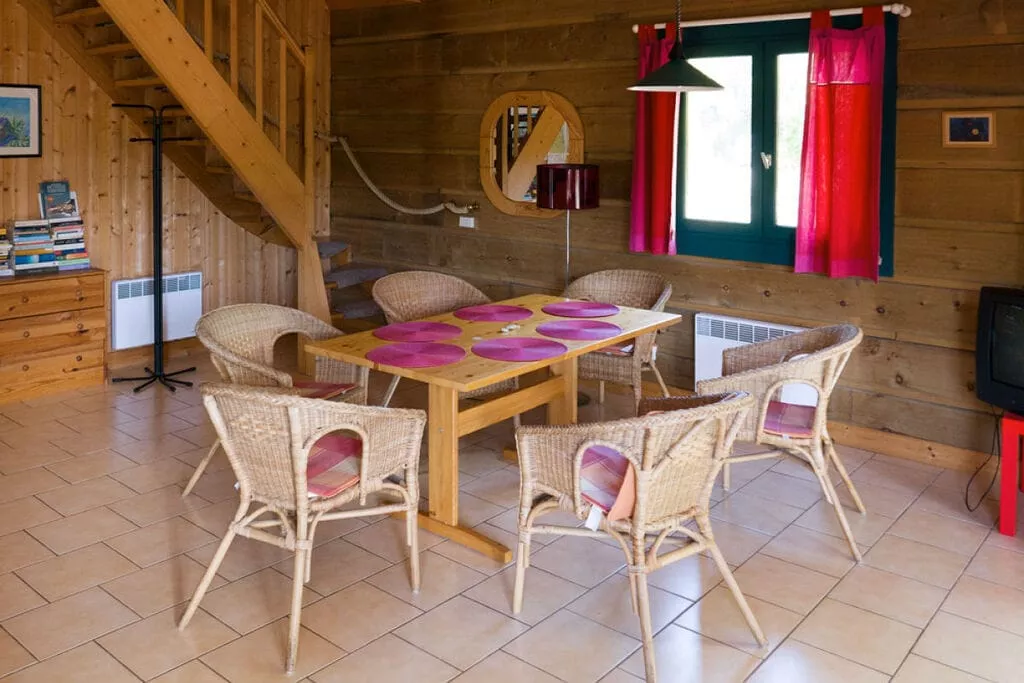 35245-Dining room