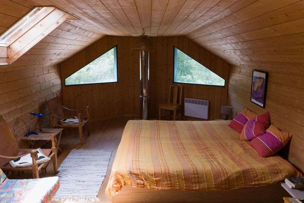 35245-Bedroom