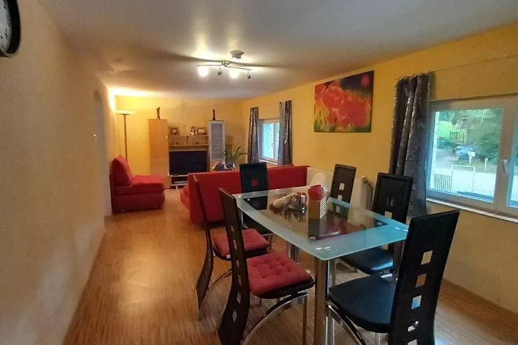 Ferienhaus mit eigener Bar am Bach in Saint Quirin-Dining room