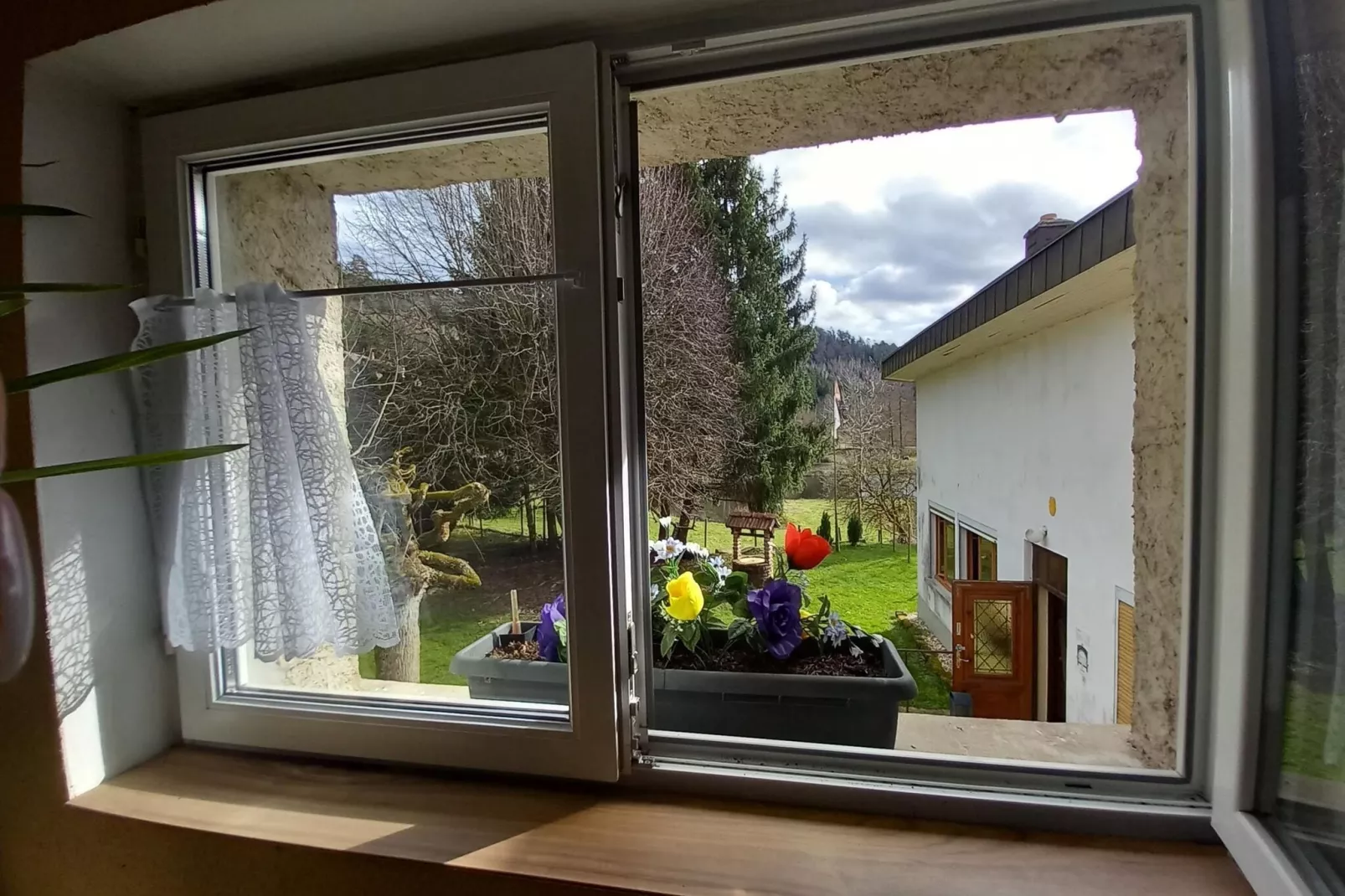 Ferienhaus mit eigener Bar am Bach in Saint Quirin-View summer