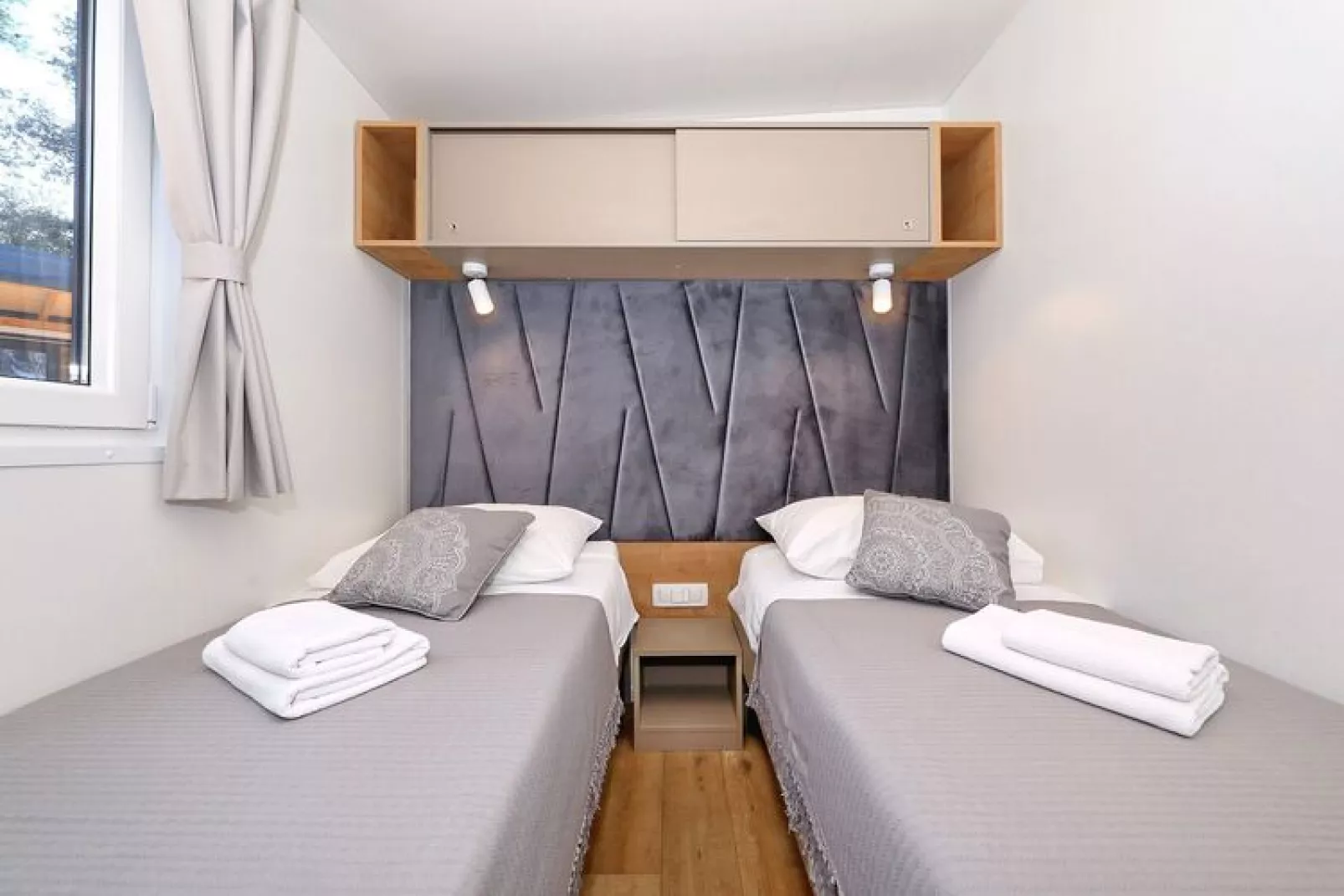 Mobile Homes in Camping Park Soline - Biograd - Type Glamping Family Deluxe-Bedroom