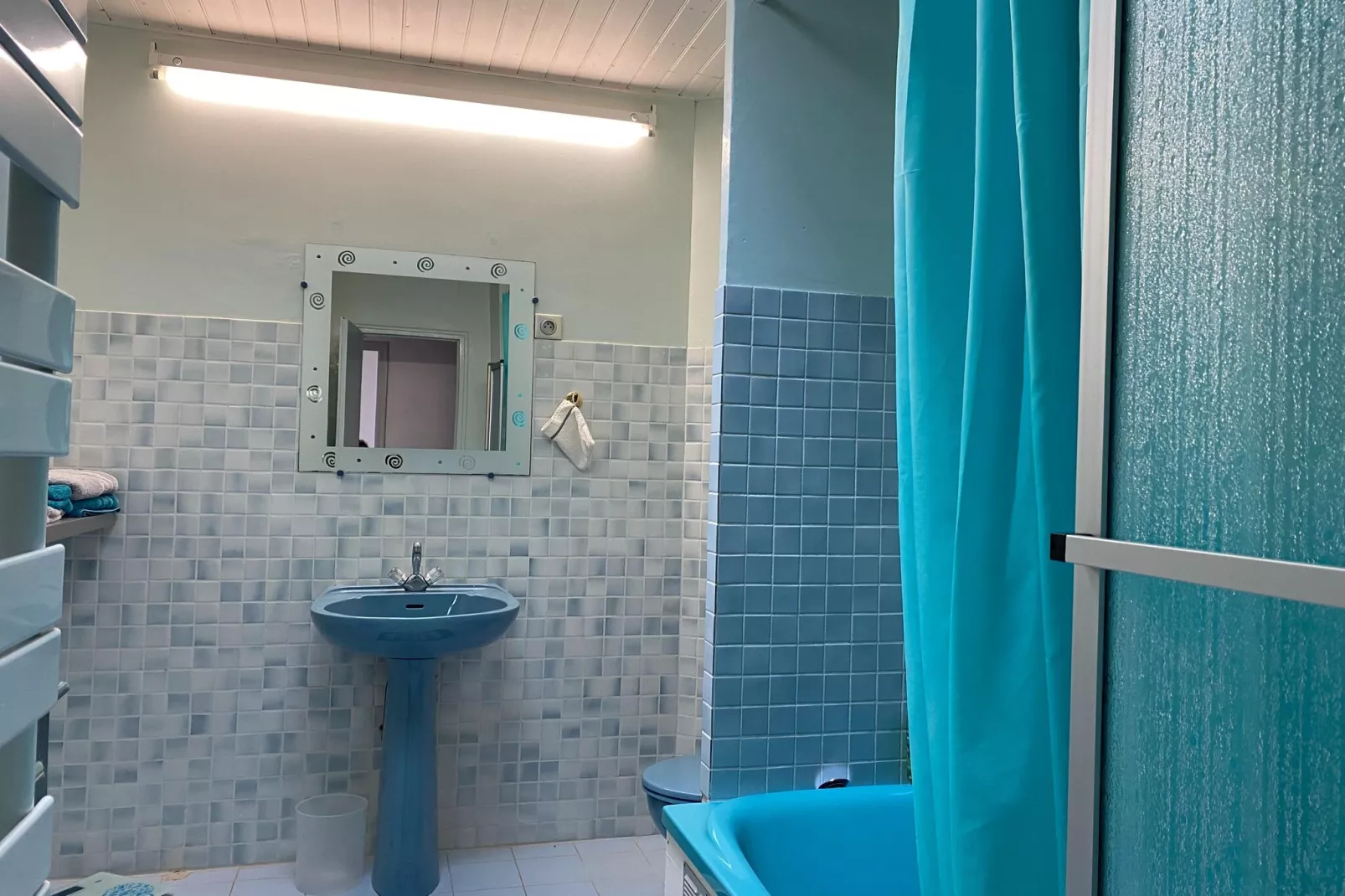 Holiday home Les Sables d´Olonne-Salle de bain