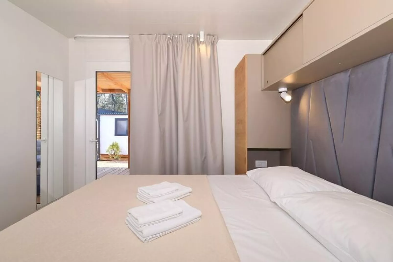 Mobile Homes in Camping Park Soline - Biograd - Type Glamping Family Deluxe-Bedroom