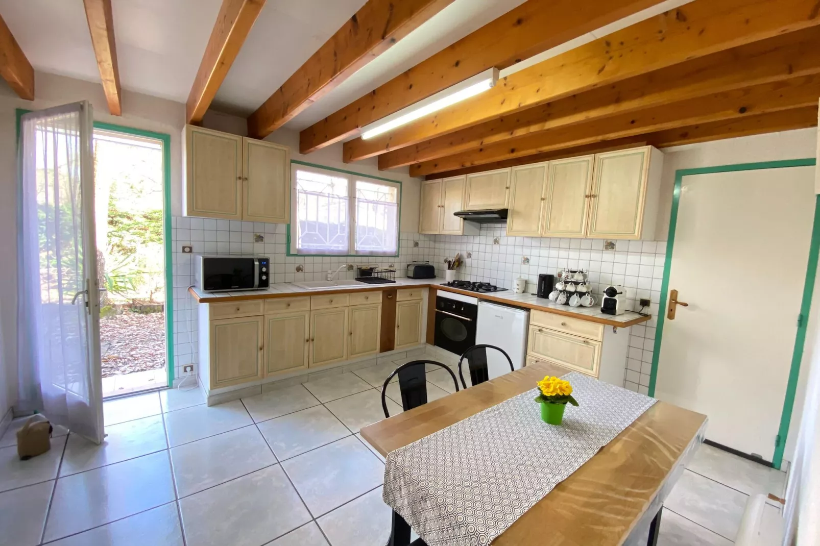 Holiday home Grayan-et-l'Hôpital-Cuisine