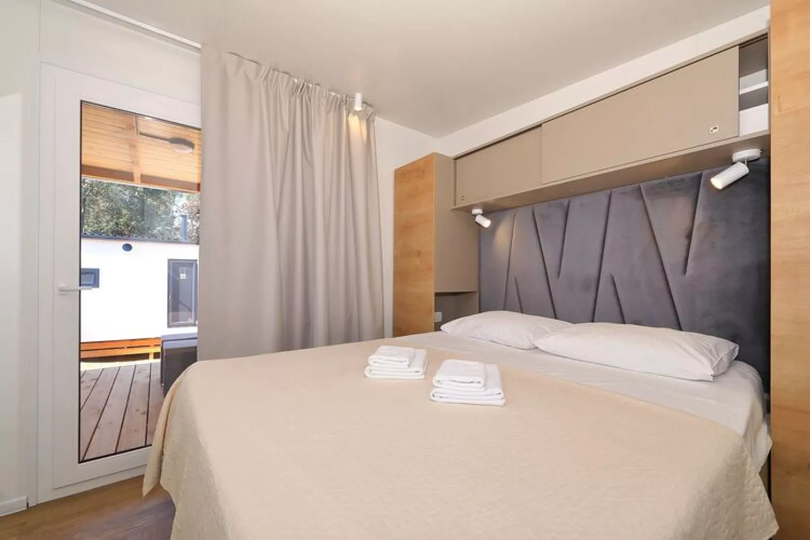 Mobile Homes in Camping Park Soline - Biograd - Type Glamping Family Deluxe-Bedroom