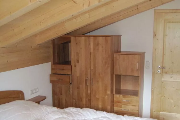 99464-Bedroom
