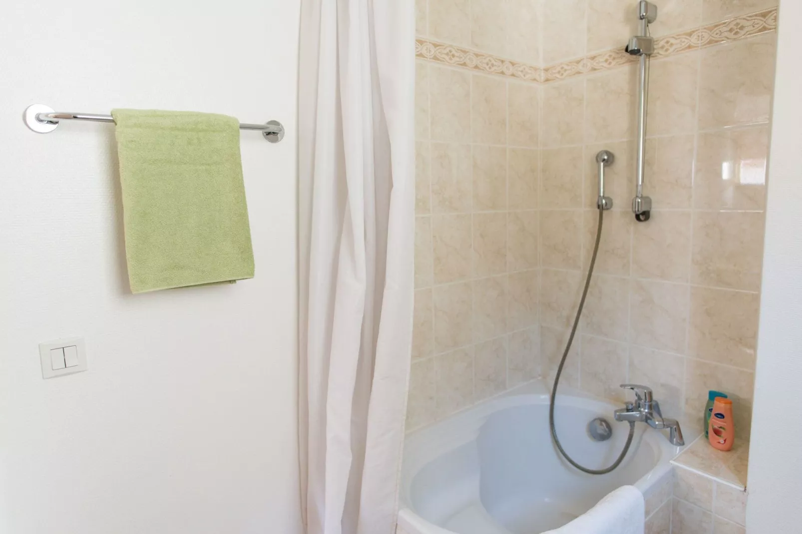 Le Birdie 2-Bathroom