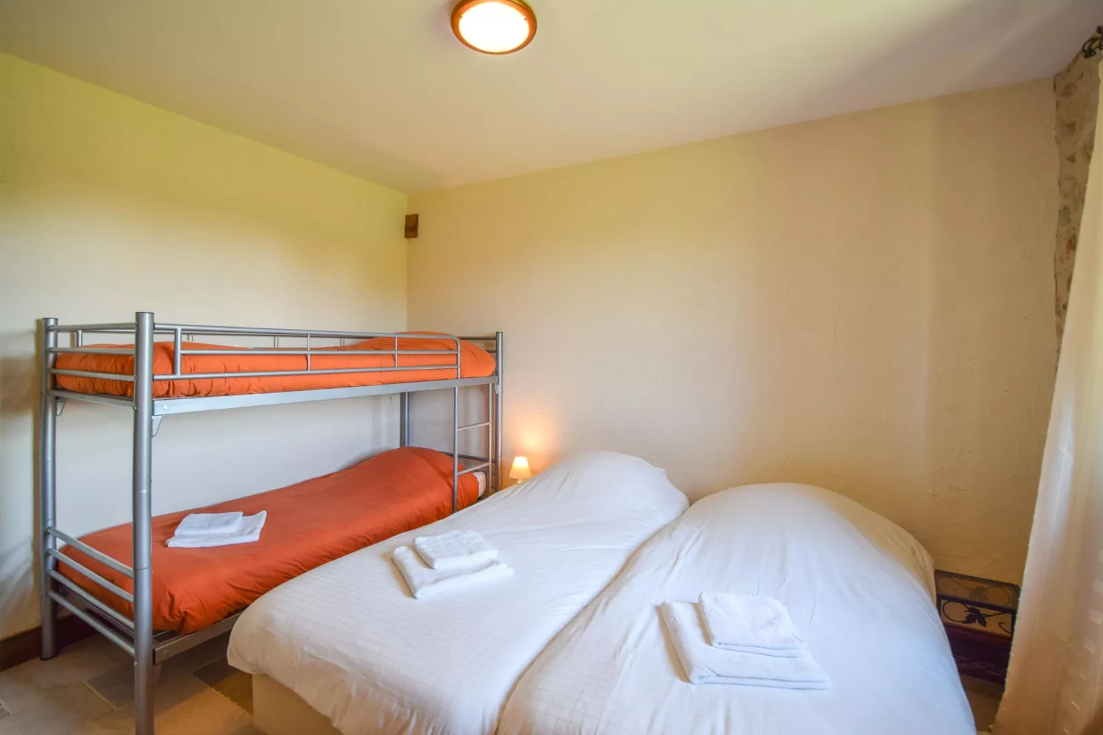Le Patelin 10P-Bedroom
