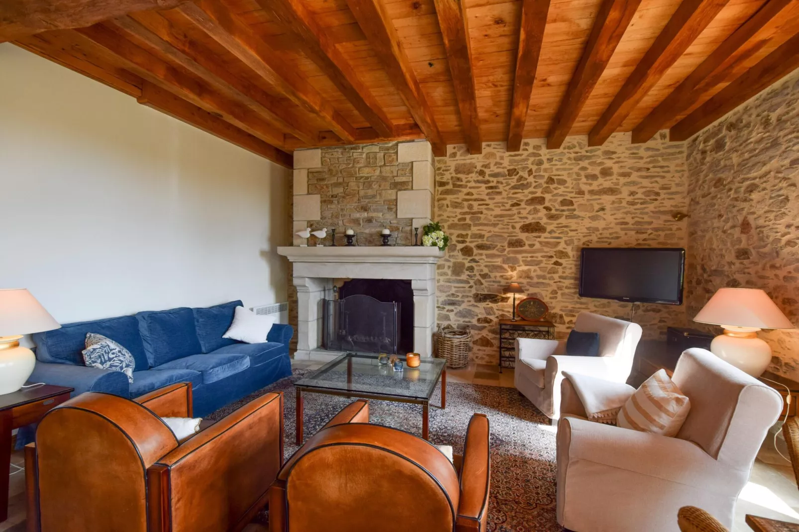 Bellevue-Living room