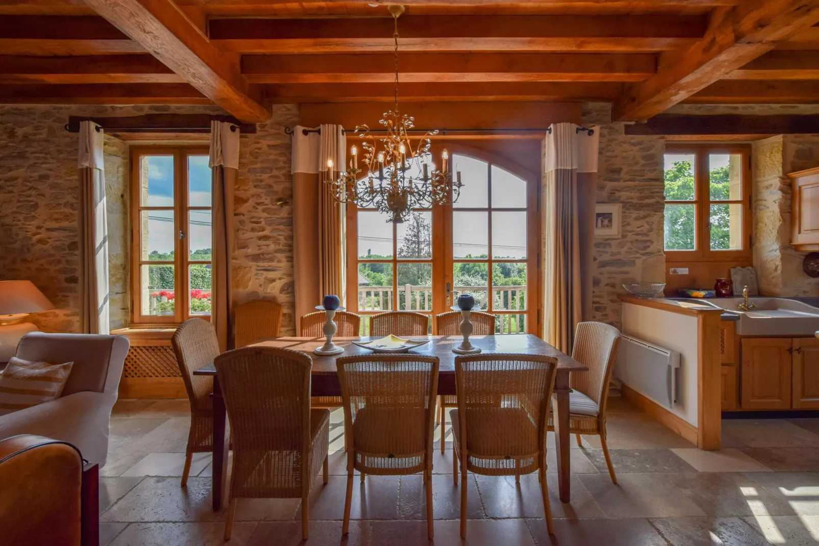 Bellevue-Dining room