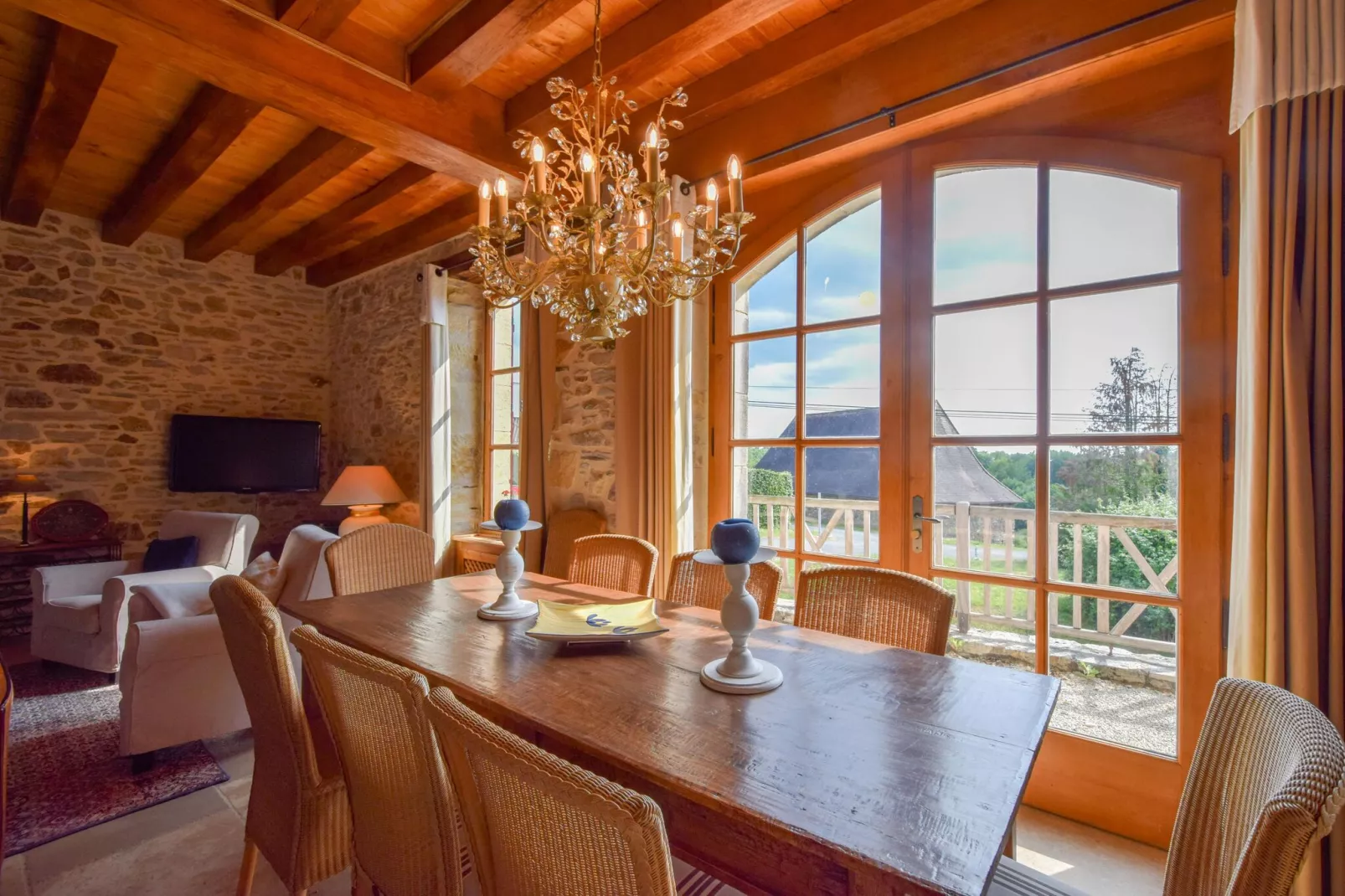 Bellevue-Dining room