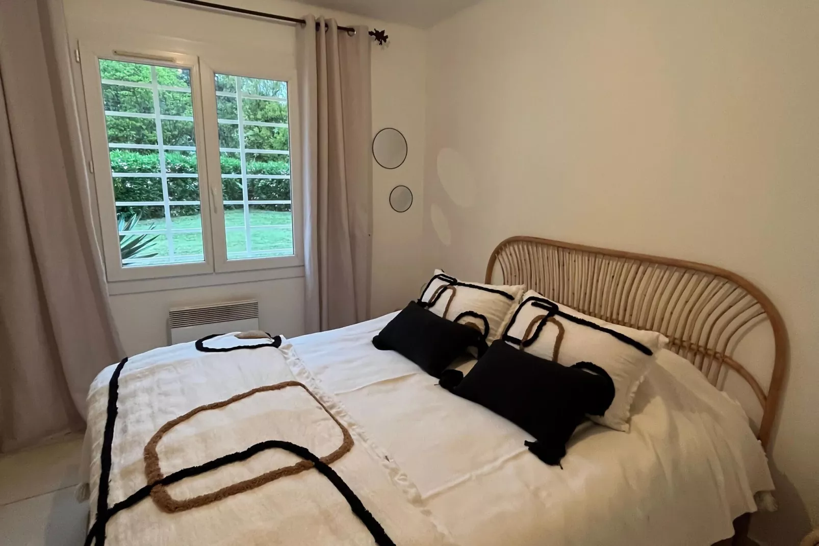 Romarins-Bedroom