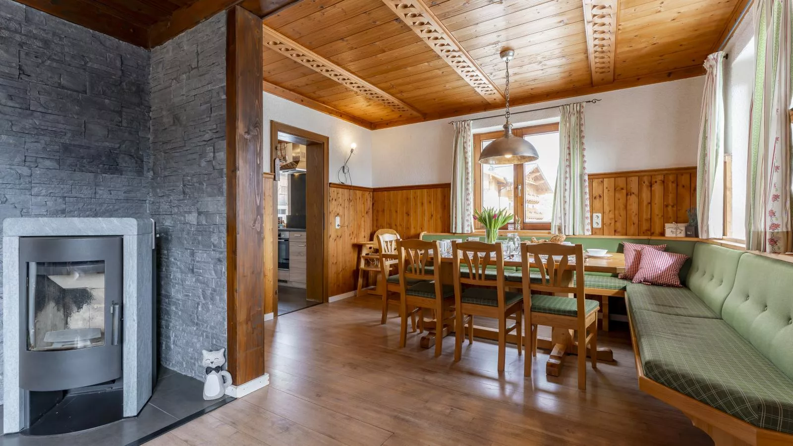 Chalet Kristall I-Dining room