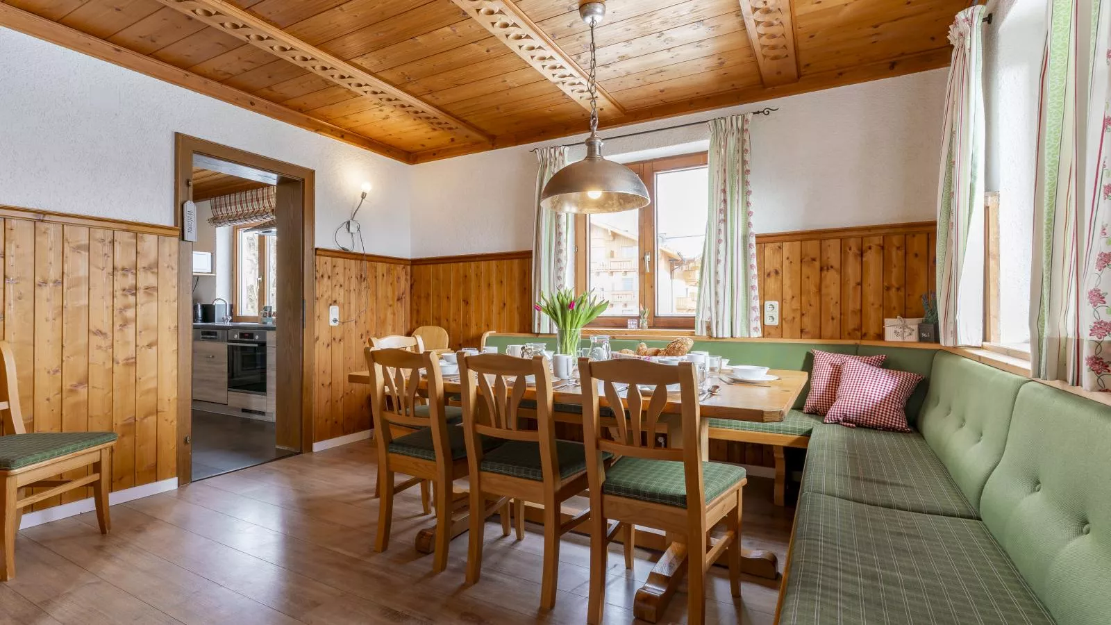 Chalet Kristall I-Dining room
