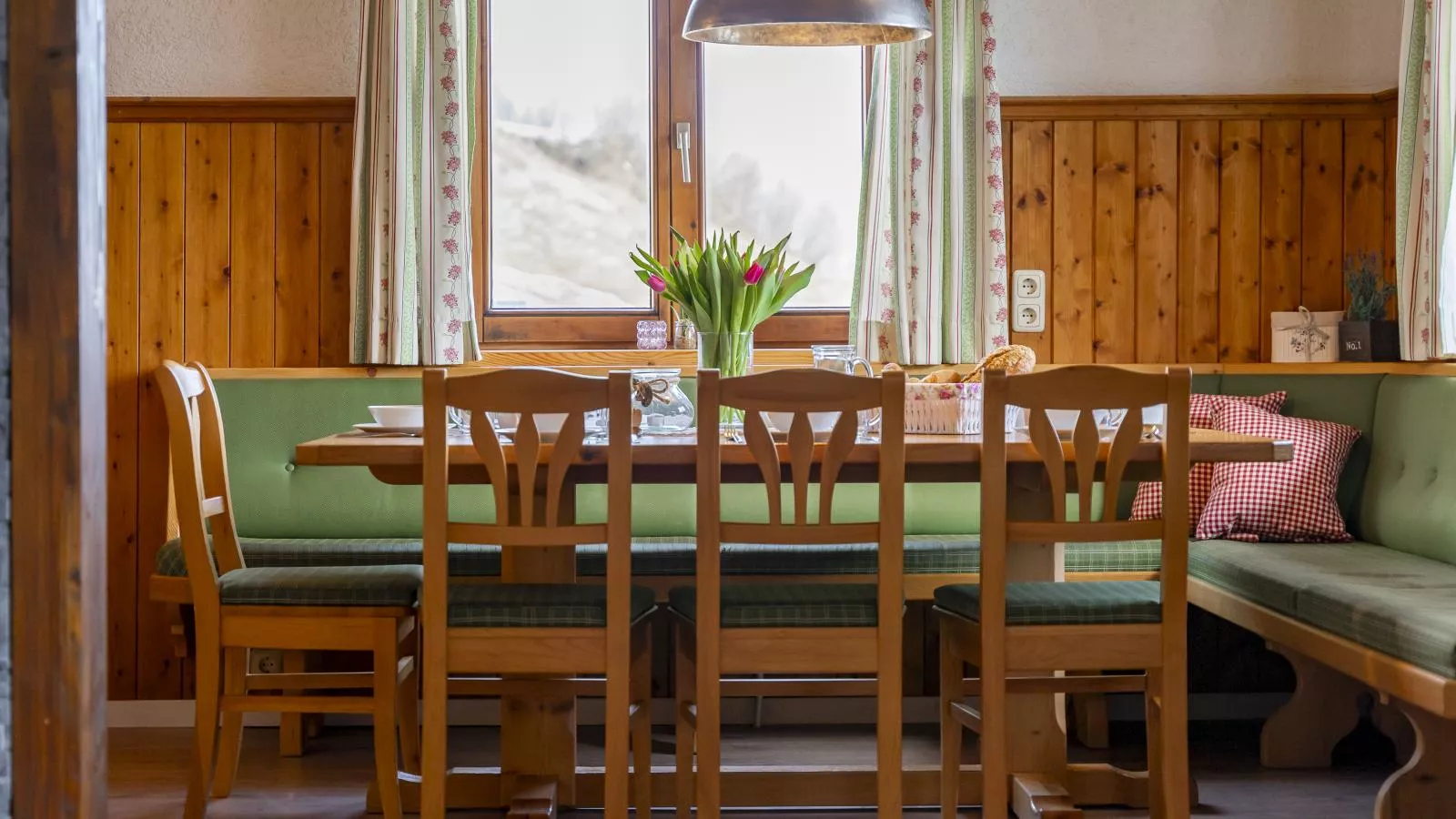 Chalet Kristall I-Dining room