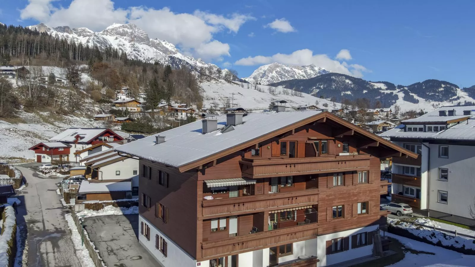 Conny-Exterior winter